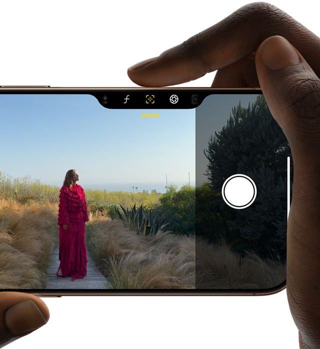 Cameraregelaar op iPhone 16 Pro, rechtervinger veegt over de zijkant om de scherptediepte aan te passen